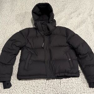Aritzia super puff shorty down jacket black M